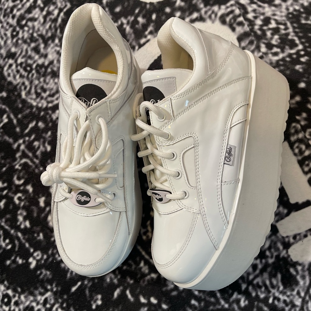 Buffalo Rising Tower Sneakers